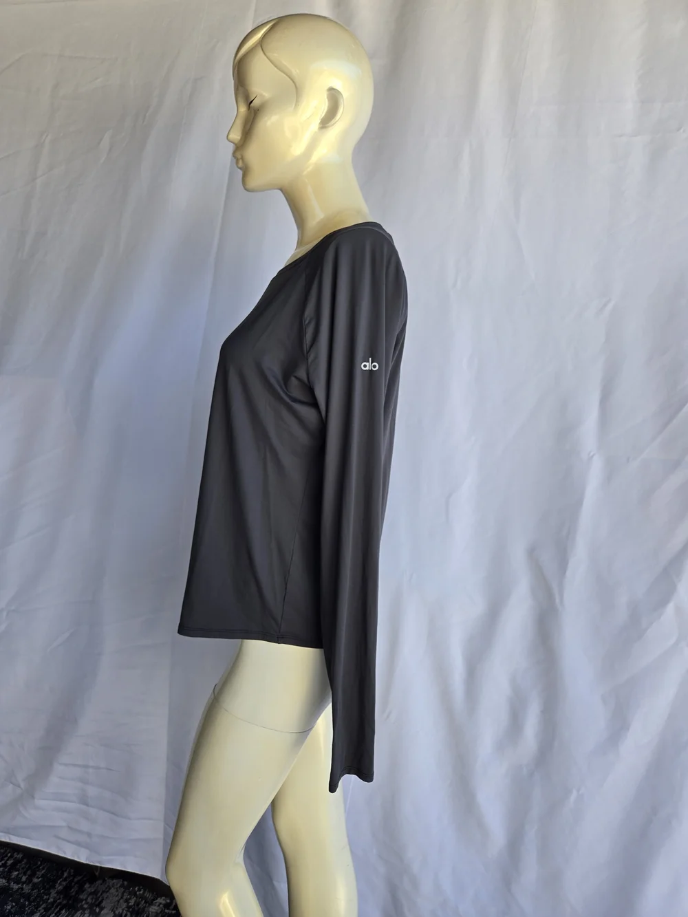 Alo Women’s Long Sleeve Scoop Neck Top - Black